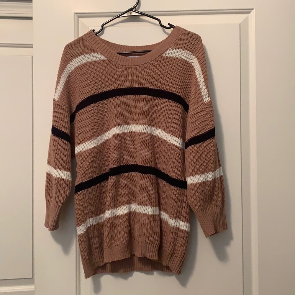 Sweater/ maternity sweater size medium!